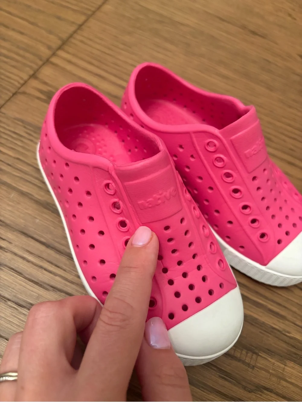 Native Kids Jefferson Slip-On Water Shoes in Hot Pink| size c9